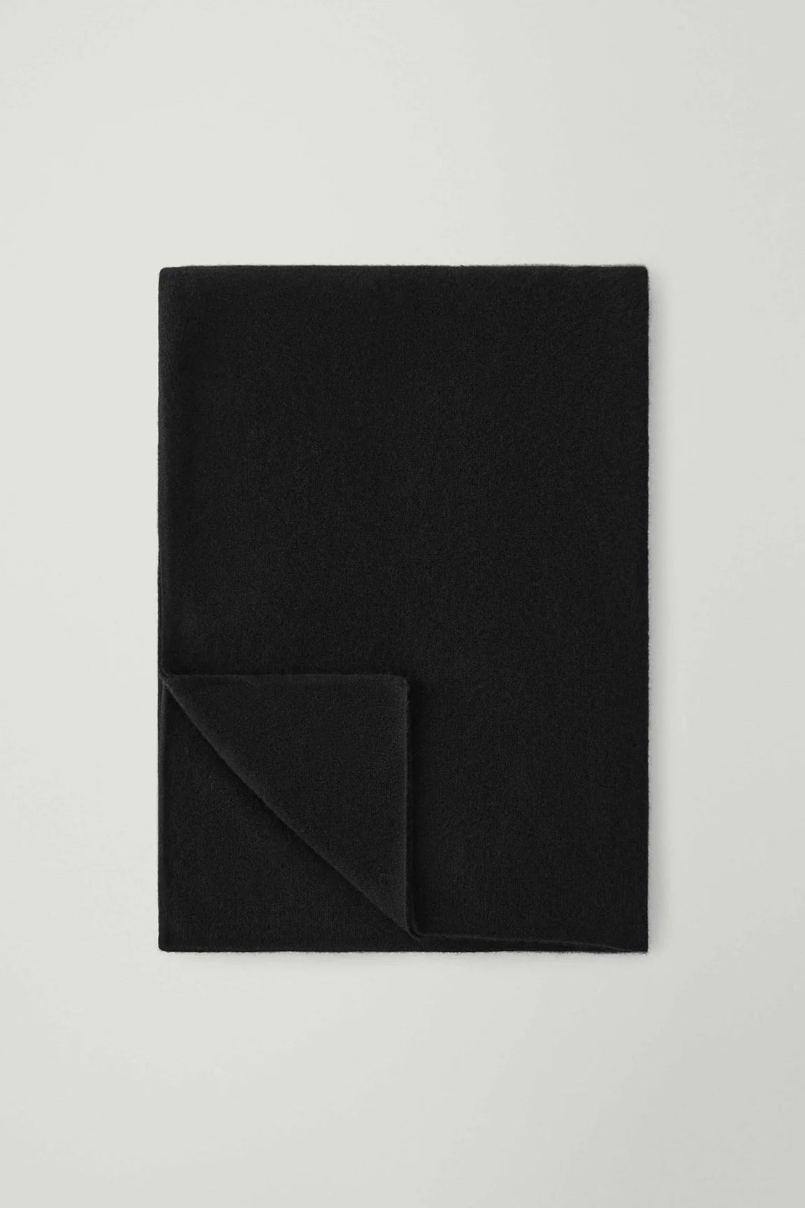 Lisa Yang Paris Scarf in Black