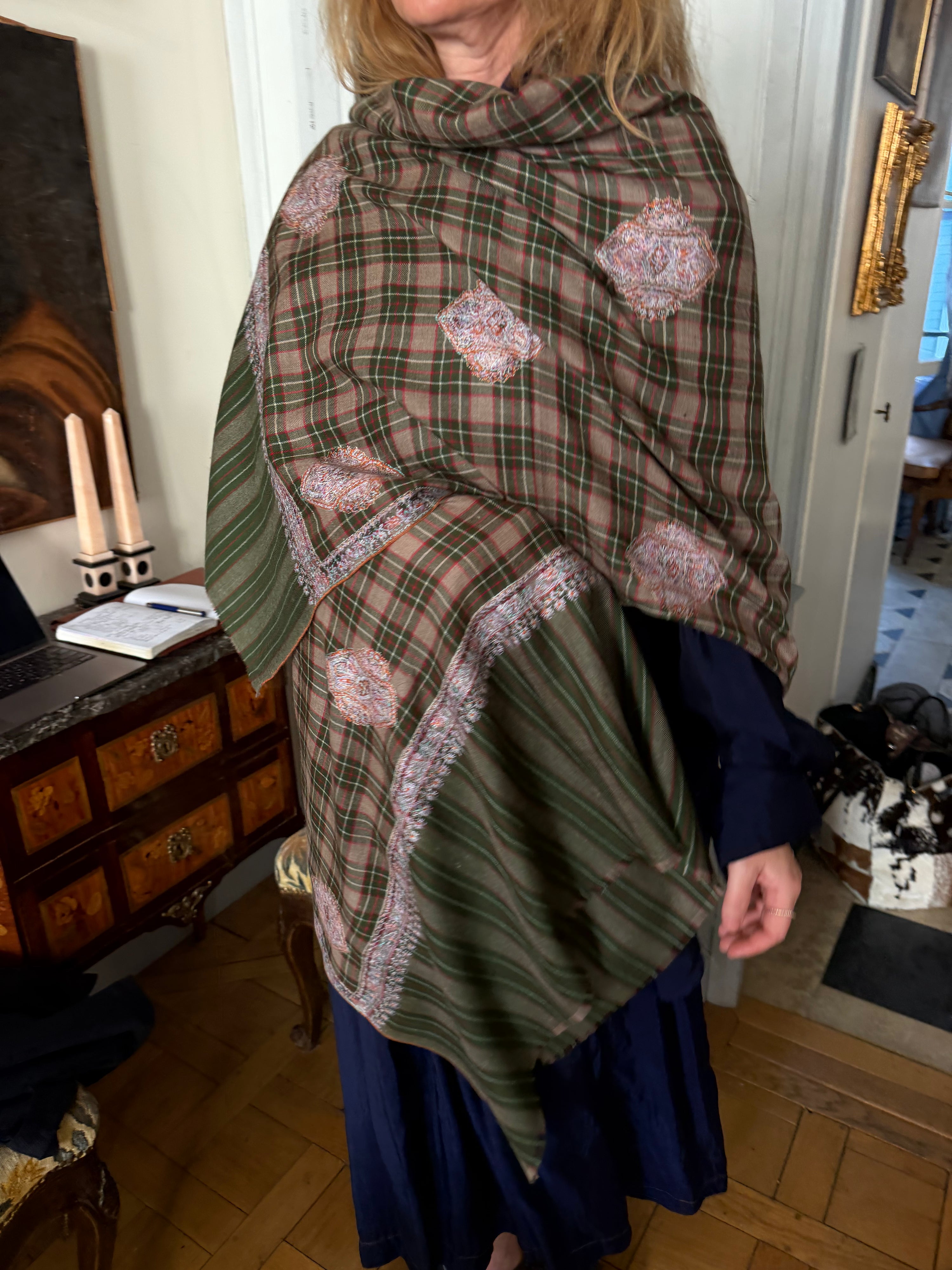 Yaser Shaw Scarf - Laura