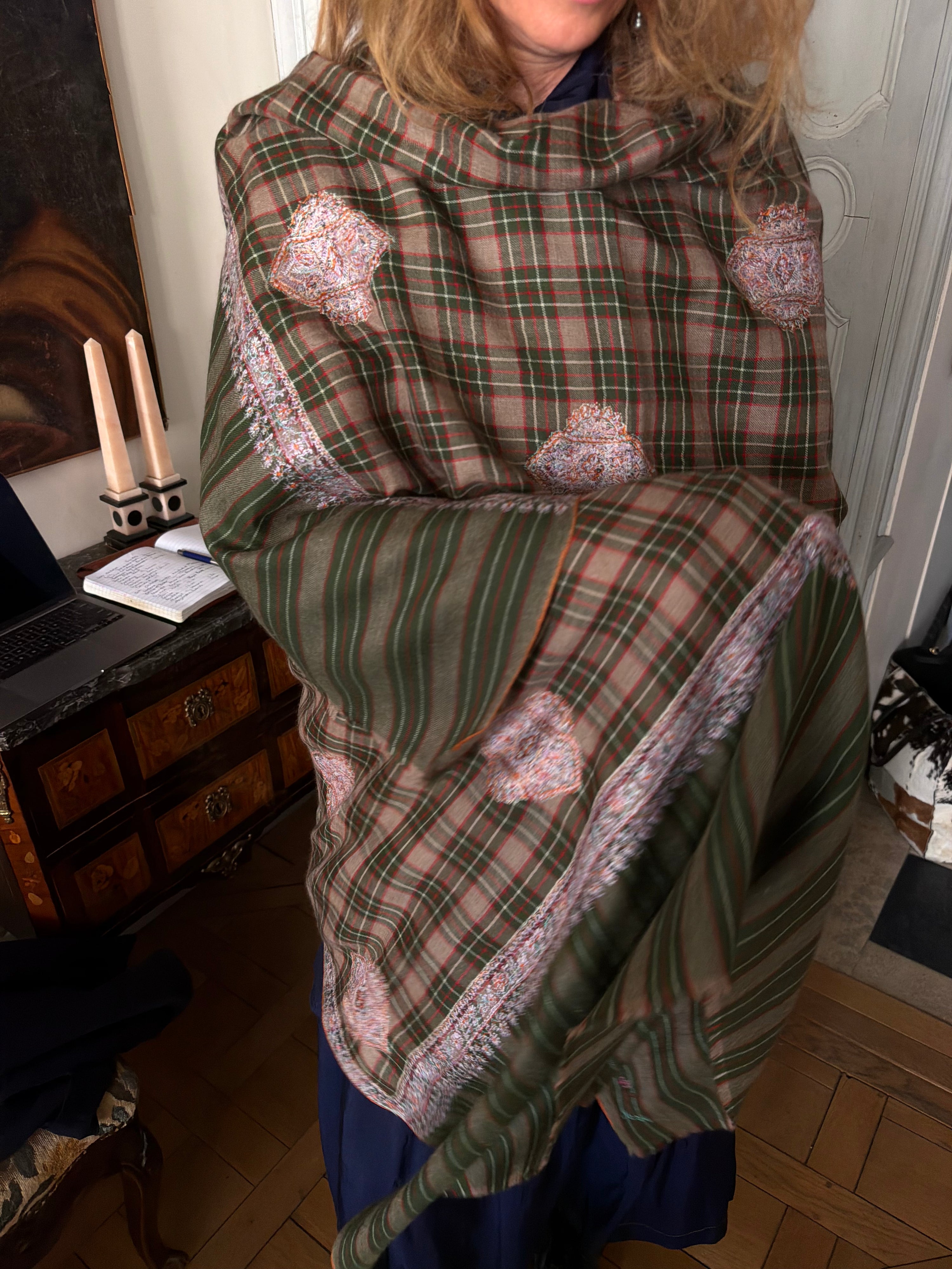 Yaser Shaw Scarf - Laura